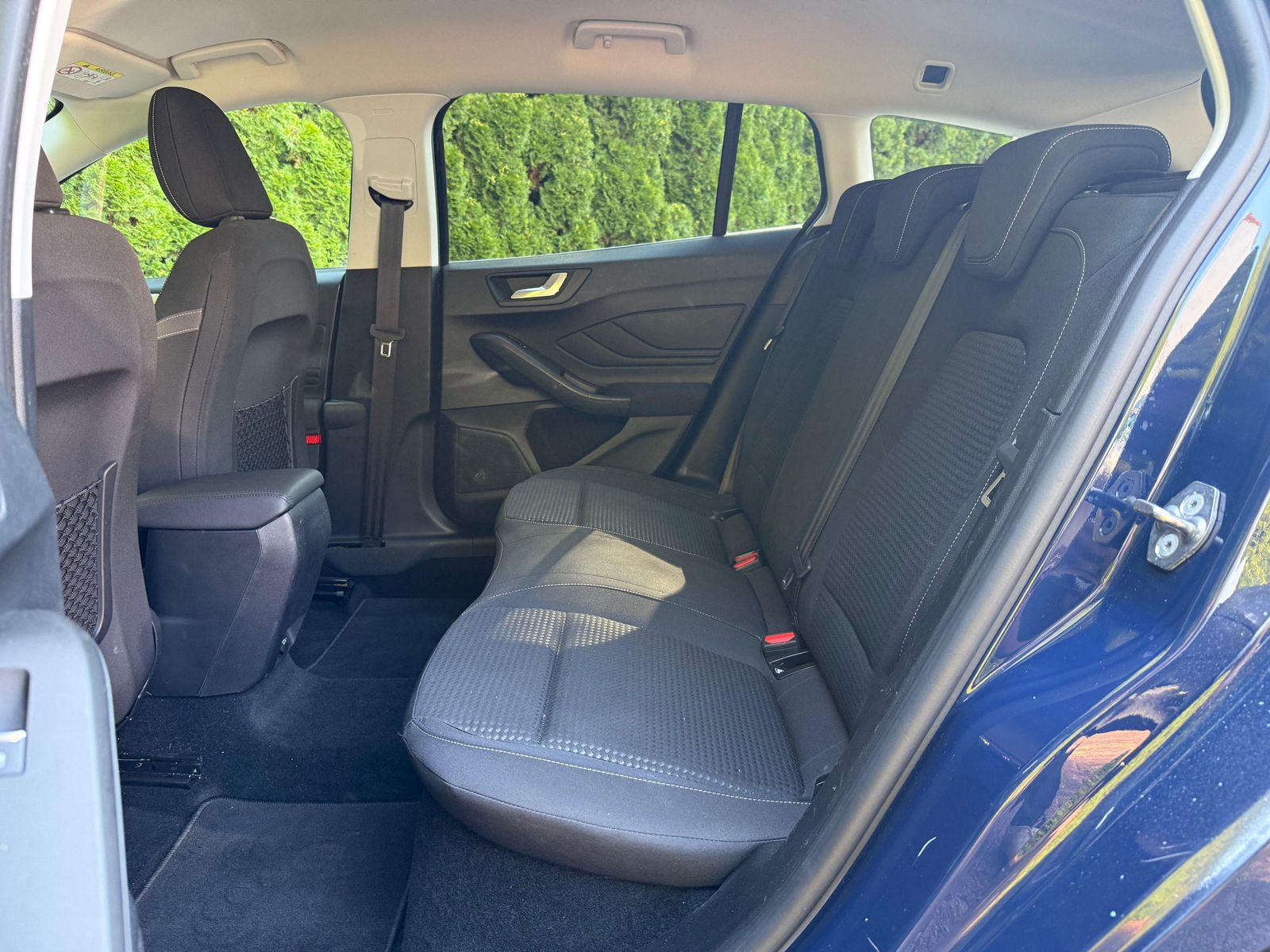 Fahrzeugabbildung Ford Focus 2.0 EB Cool & Connect LED+NAV+SHZ+KAM+CARP