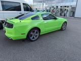 Ford Mustang GT  - mit Benzin-Antrieb: Coupe, Grün