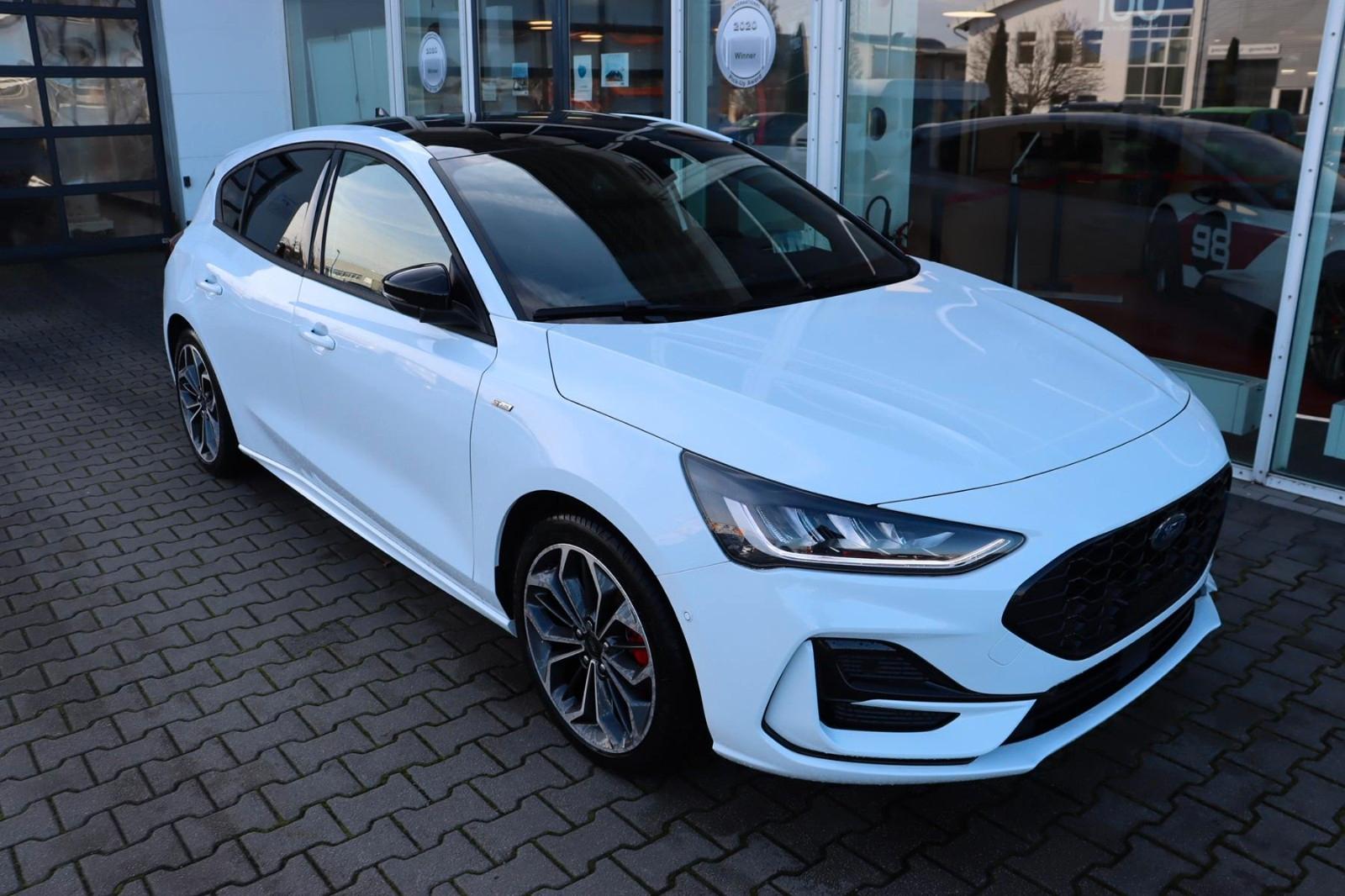 Ford Focus ST-Line X 1.0 B&O ACC 18" 4,99% FIN*