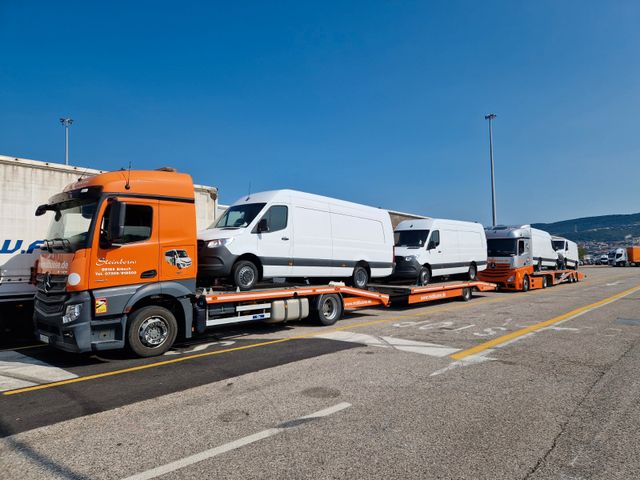 Mercedes-Benz Actros 1824 Flachzug mit Fahraufträge