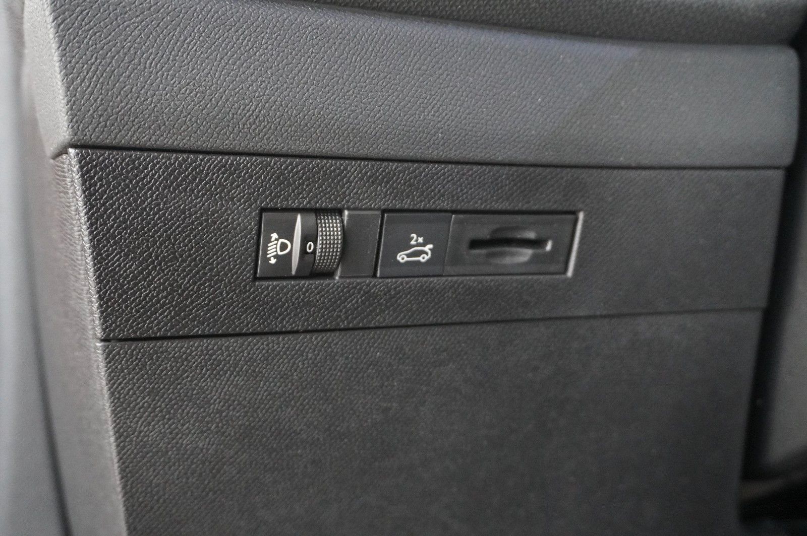 Fahrzeugabbildung Opel Astra L ST 1.5D ELEGANCE NAVI/LED/KAMERA/SHZ/DAB