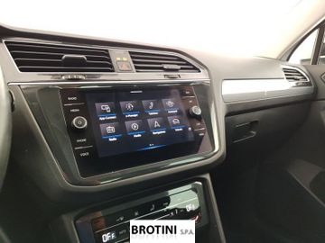 Volkswagen Tiguan - 11