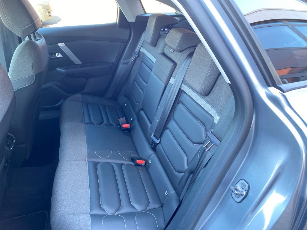 Fahrzeugabbildung Citroën C4 PureTech 130 S&S EAT8 SHINE *Sitzh. vorn*