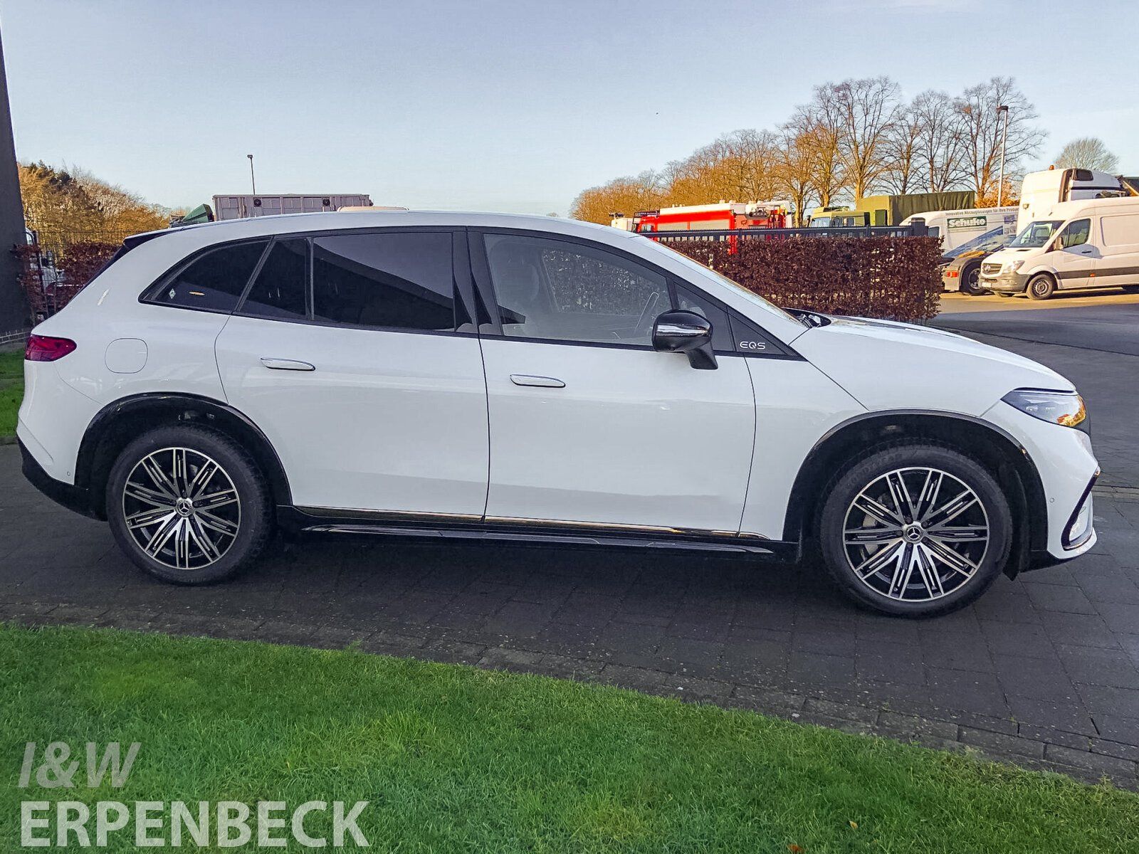 Fahrzeugabbildung Mercedes-Benz EQS SUV 500 AMG Line 4Matic