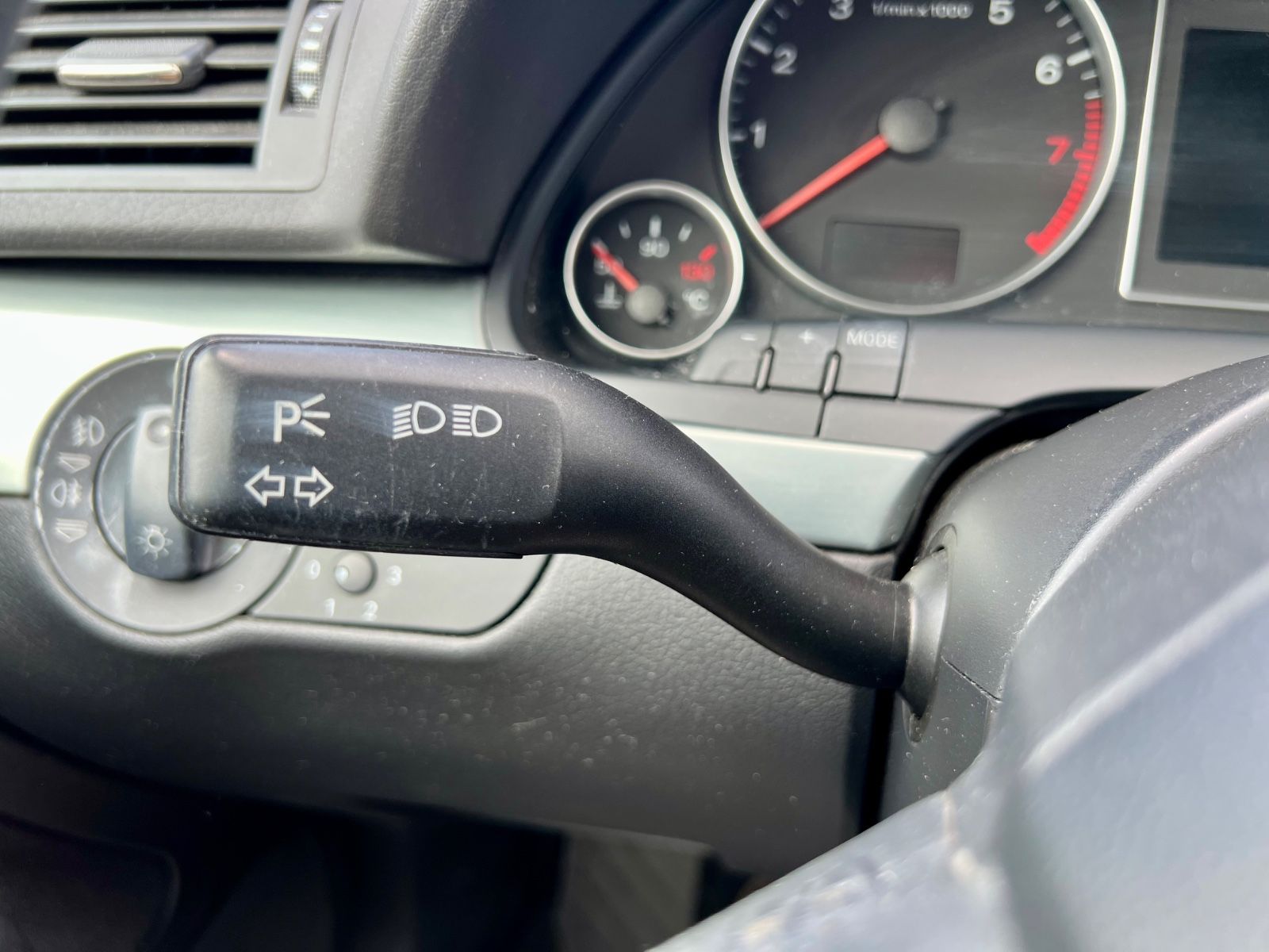 AUDI A4 1.6 AAC SHZ RADIO NAVI USB