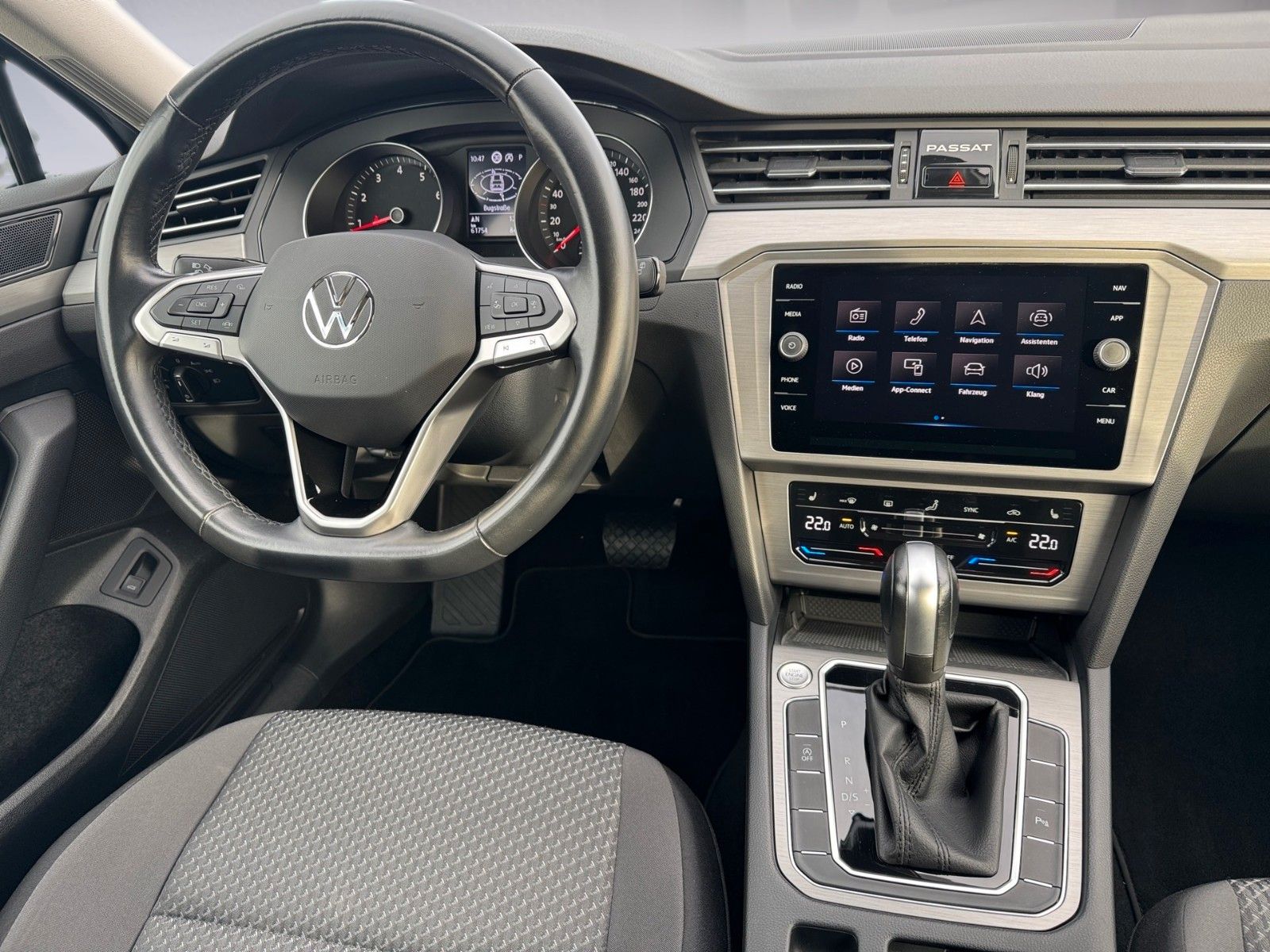 Fahrzeugabbildung Volkswagen Passat Variant Conceptline 1.5 TSI