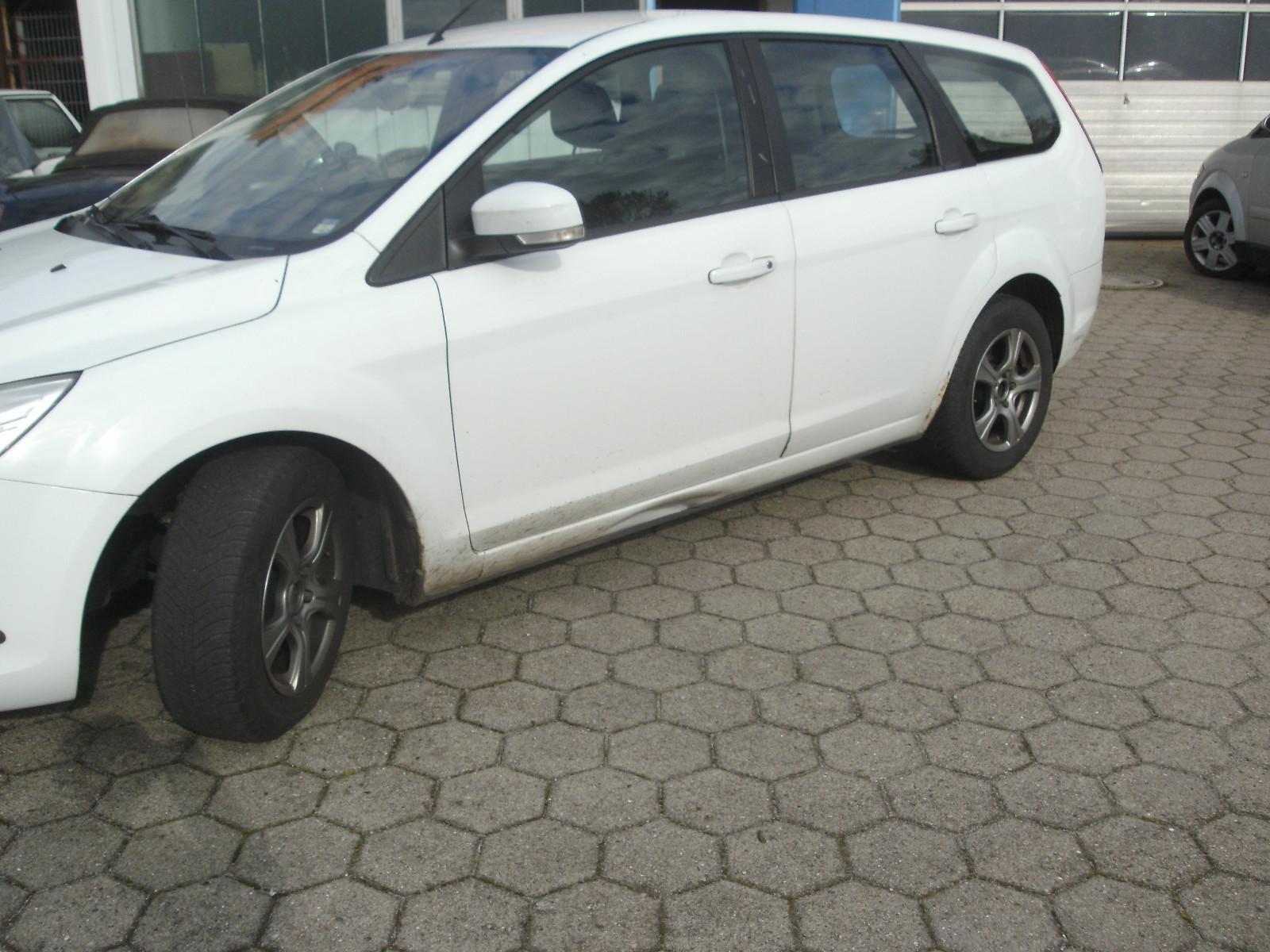 Ford Focus 2009 — rear view