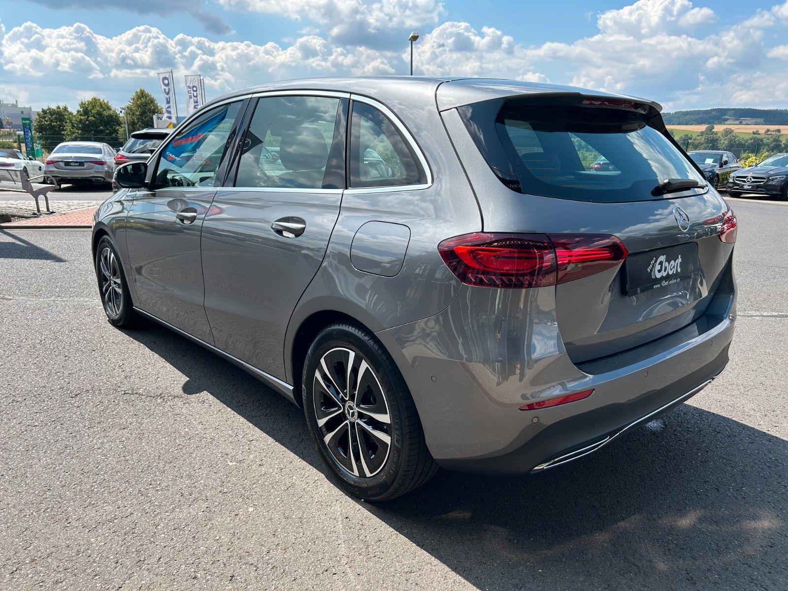 Fahrzeugabbildung Mercedes-Benz B 180 Progressive+PARK+SPIEGEL+LED+DAB+DIGITAL