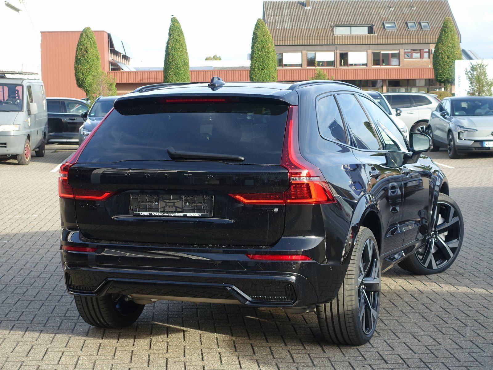 Volvo XC60 Black Edition T8 AWD Plug-in/B&W/FourC/Pano imagem 2