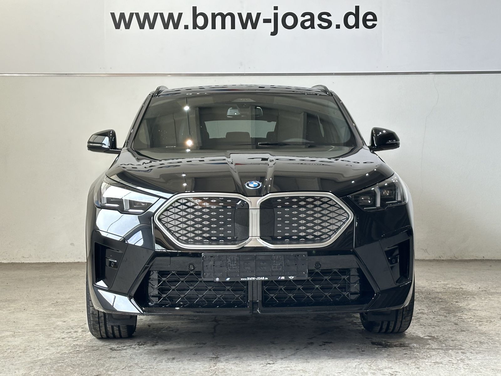 Fahrzeugabbildung BMW iX2 M Sportpaket, Komfortzugang, Lenkradheizung