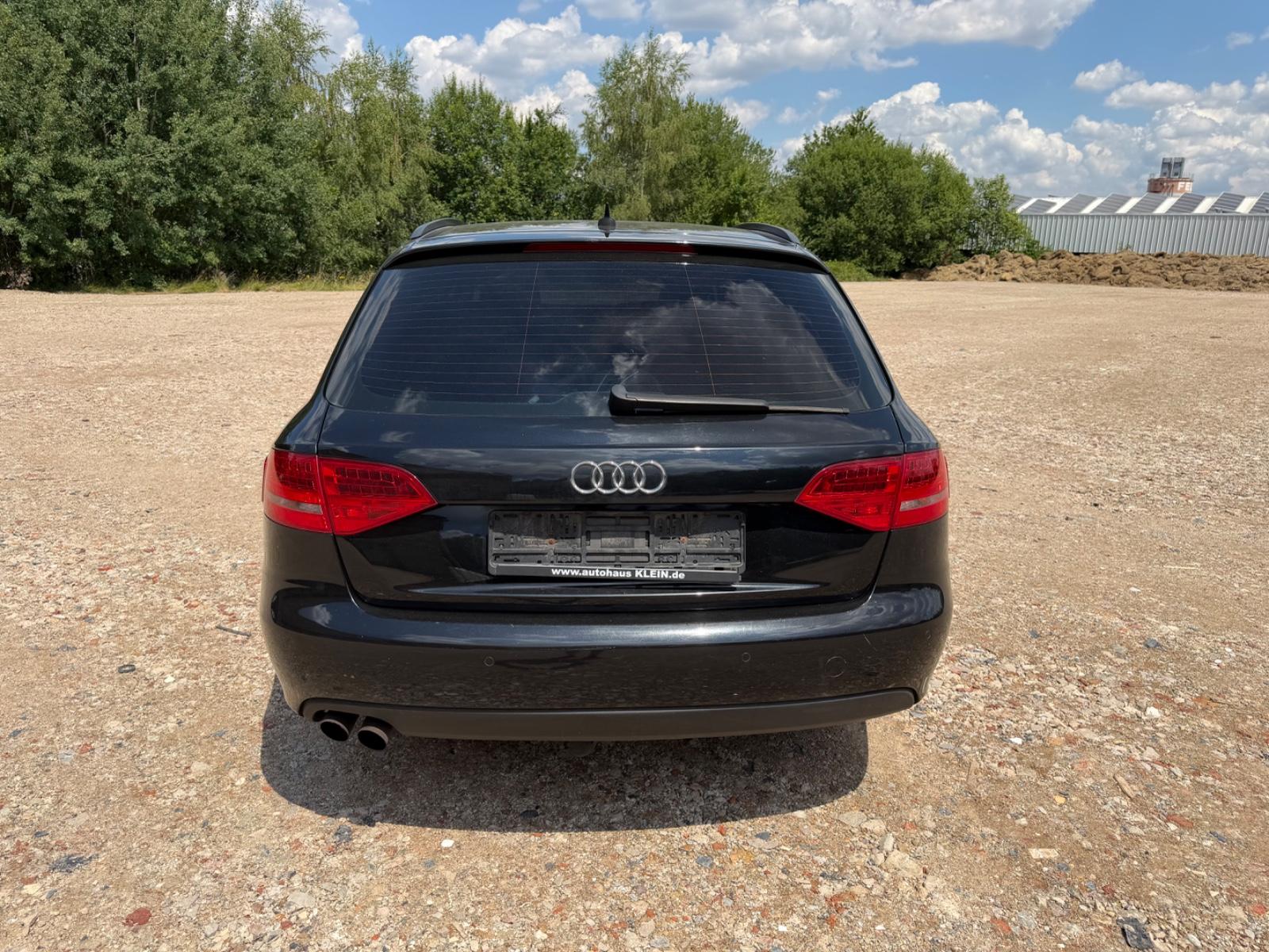 Audi A4 2011 — photo 5