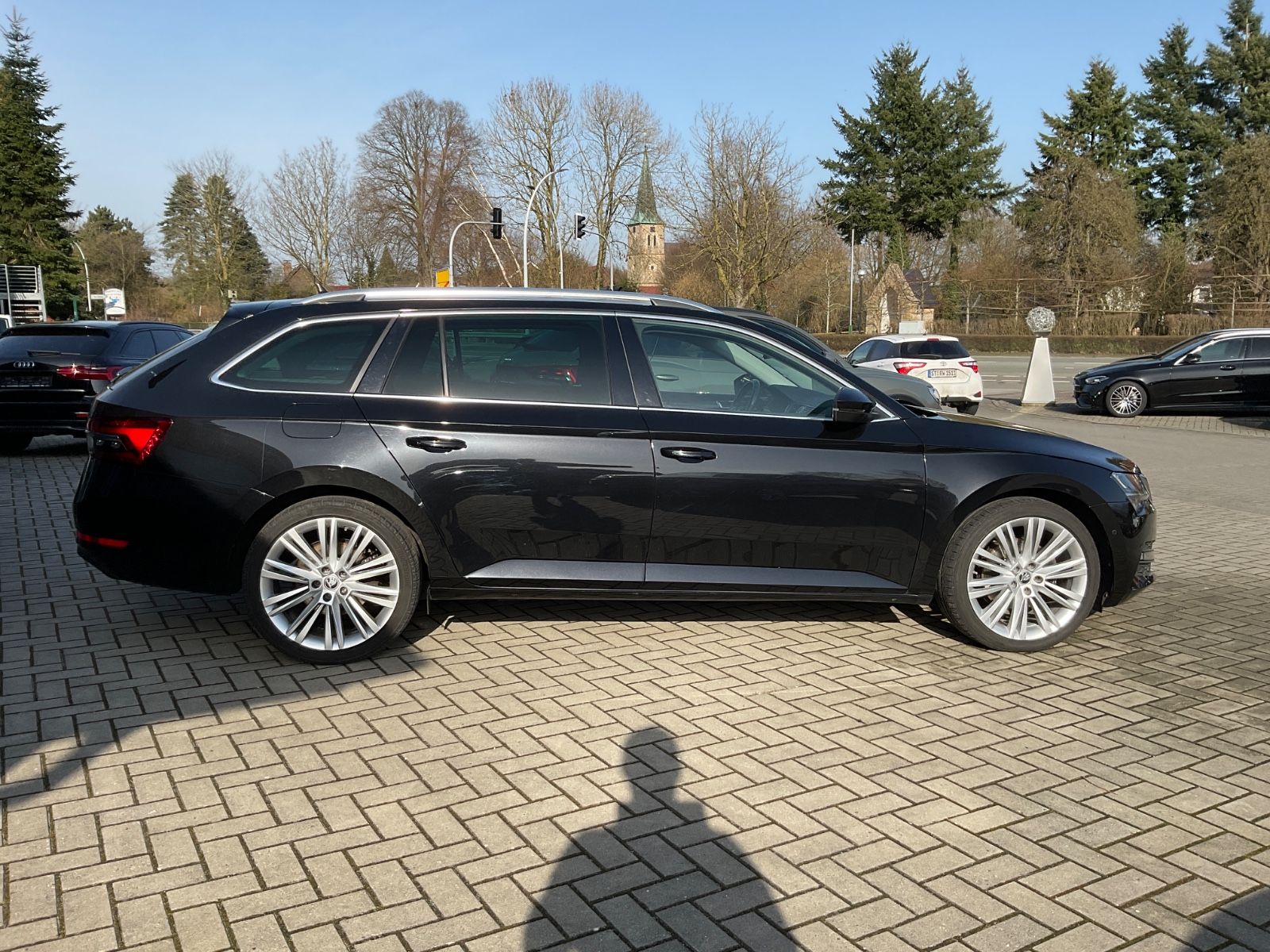 Fahrzeugabbildung SKODA Superb Combi 2.0 TDI DSG STYLE,Standheizung,Car