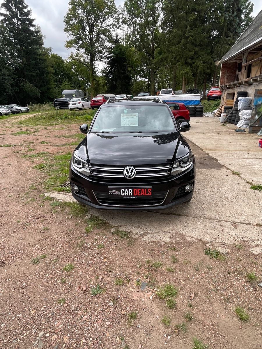 Volkswagen Tiguan - 1