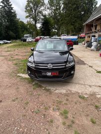 Volkswagen Tiguan - 1