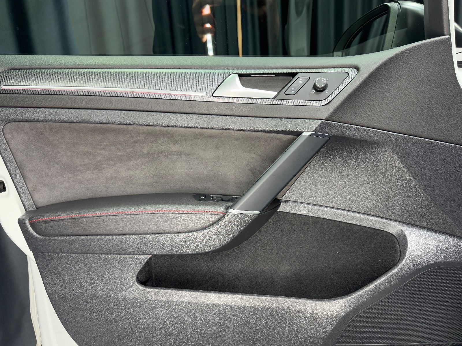 Fahrzeugabbildung Volkswagen Golf VII Lim. GTI TCR|DSG|NAVI|KAMERA|ACC|