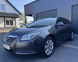 Opel Insignia A Sports Tourer Edition Navi+Alus+AHK+P - Opel Insignia aus 2009: Sport Tourer