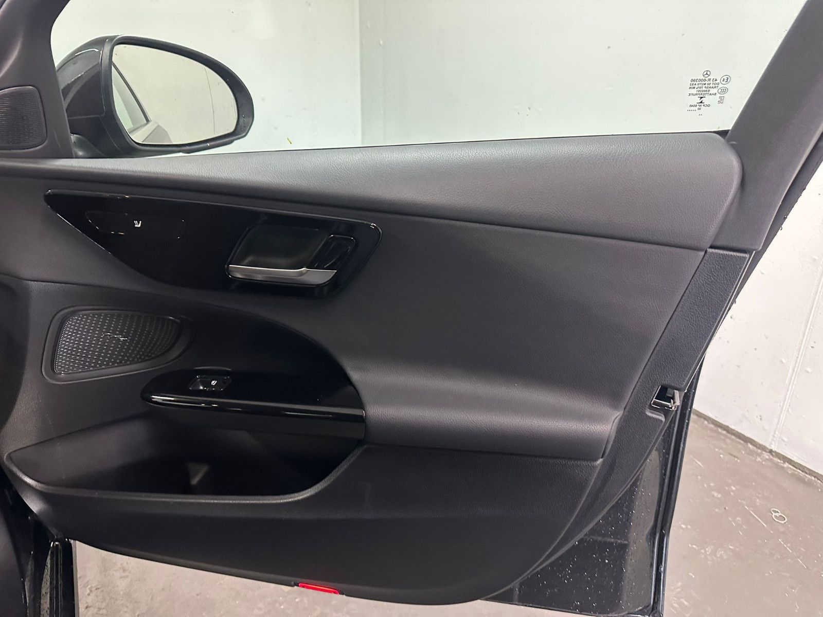 Fahrzeugabbildung Mercedes-Benz C 200 d Autom. AAVANTGARDE*AHK*KAMERA*