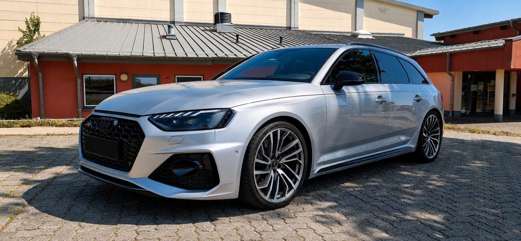 Image of Audi RS4