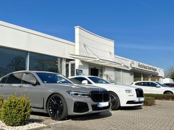 Fahrzeugabbildung BMW 520d Alarm ParkAssist Kamera LED LiveCockpitPlus