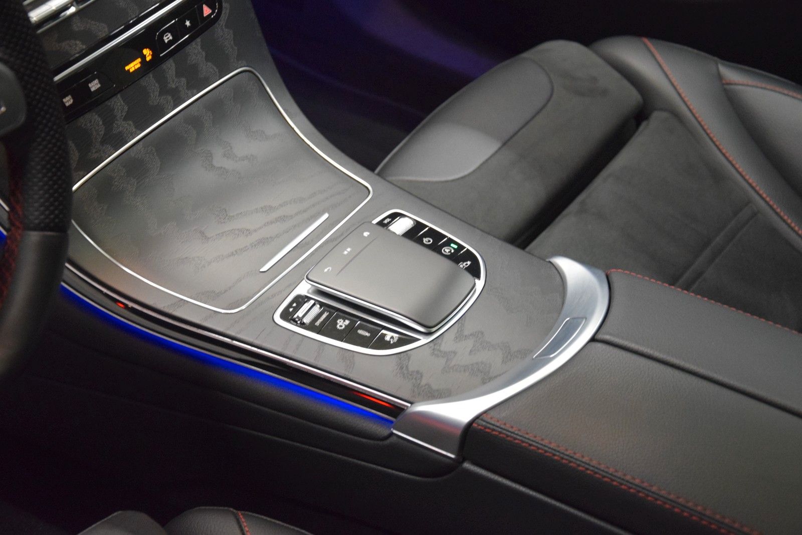 Fahrzeugabbildung Mercedes-Benz GLC 43 AMG 4Matic Pano ACC Ambiente 360° 21 Zoll