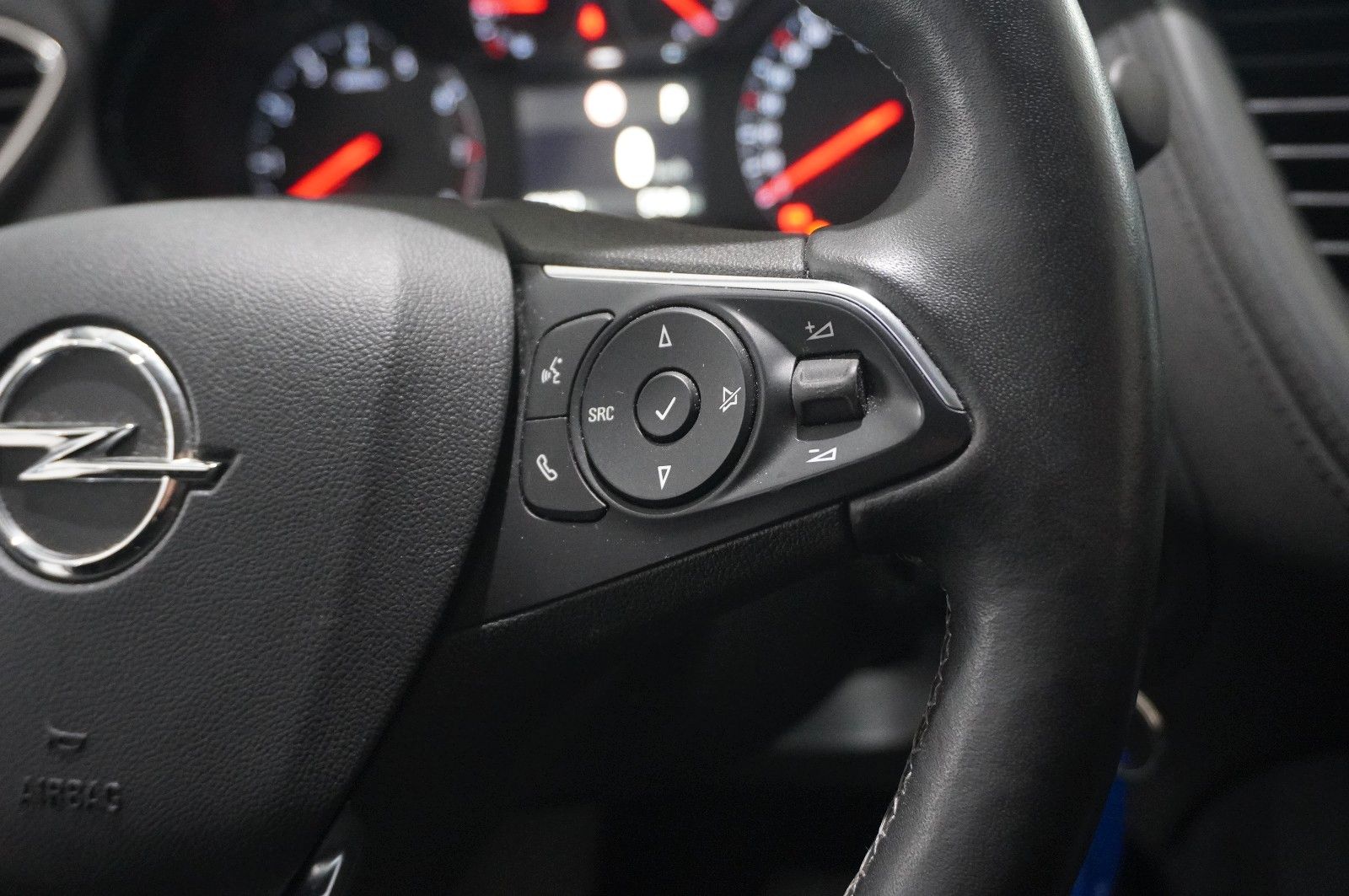 Fahrzeugabbildung Opel Grandland (X) 1.5D DESIGN  NAVI/LED/AHK/SHZ/ALU