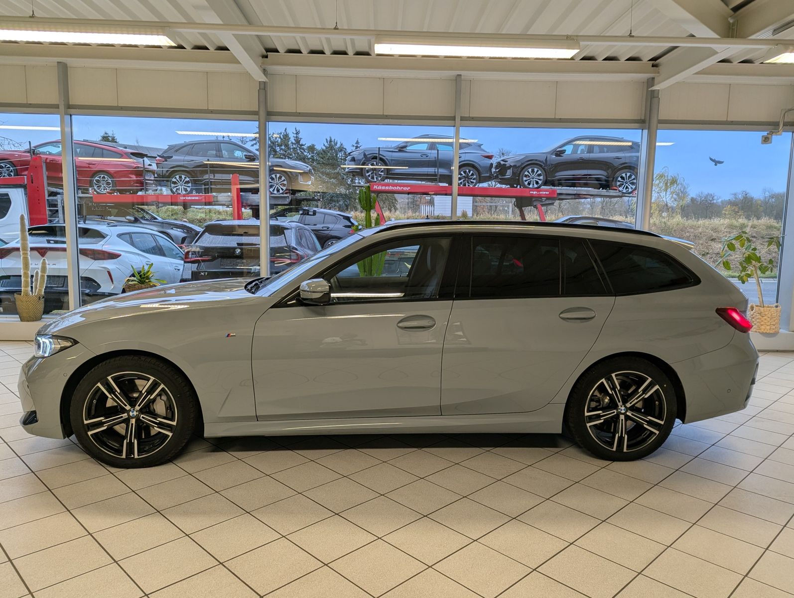 BMW 330 d xD M-Sport Pano LED-adaptiv ACC AHK - Image 4