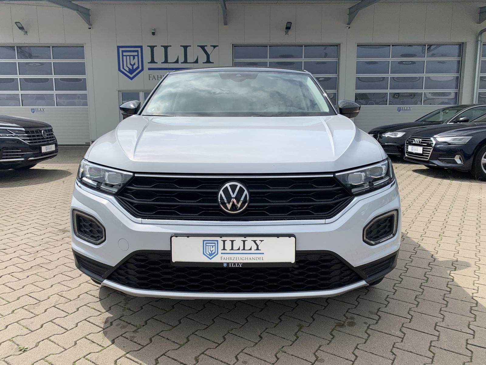 Fahrzeugabbildung Volkswagen T-Roc 1.5 TSI*Active*Cam*LED*Anschlussgarantie*