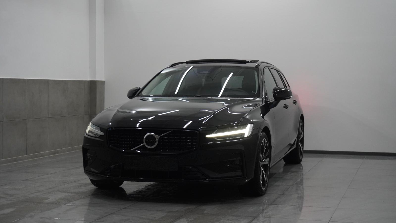 Volvo V60 B4 Ultimate Dark Pano/360°/STHzg/TWA/HuD/ACC