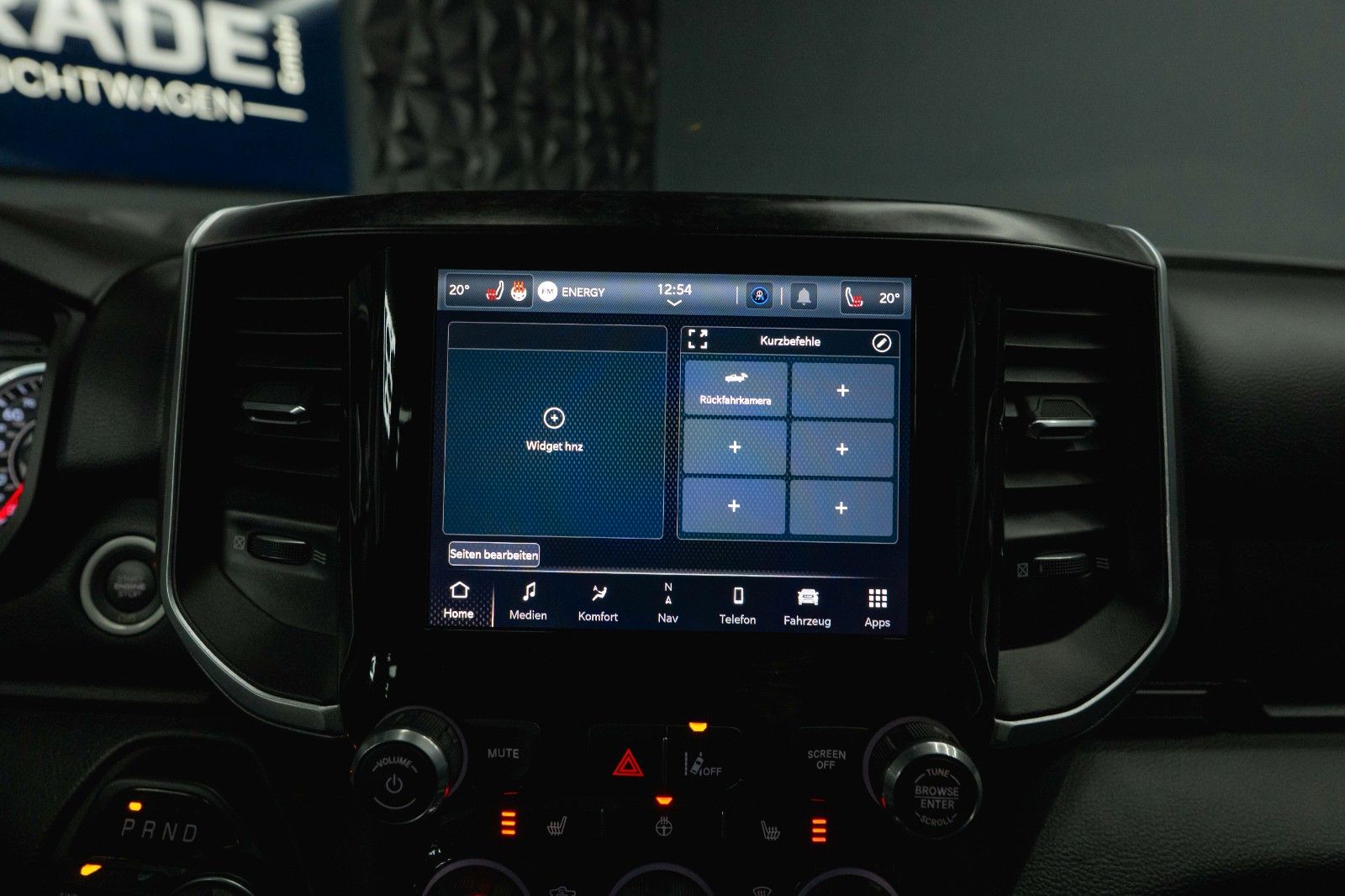 Fahrzeugabbildung Dodge RAM 5.7 V8 HEMI 4x4 OFFROAD Night-Paket LONGBED