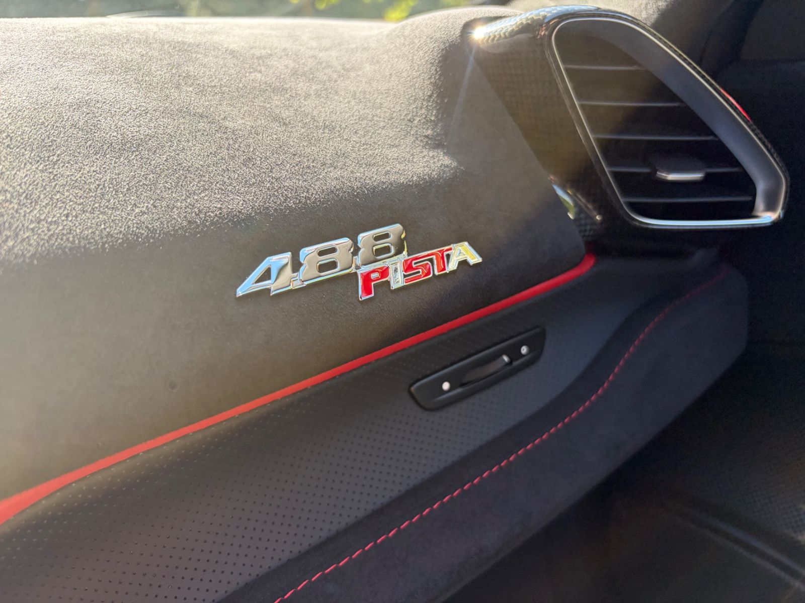 FERRARI 488 Pista 20