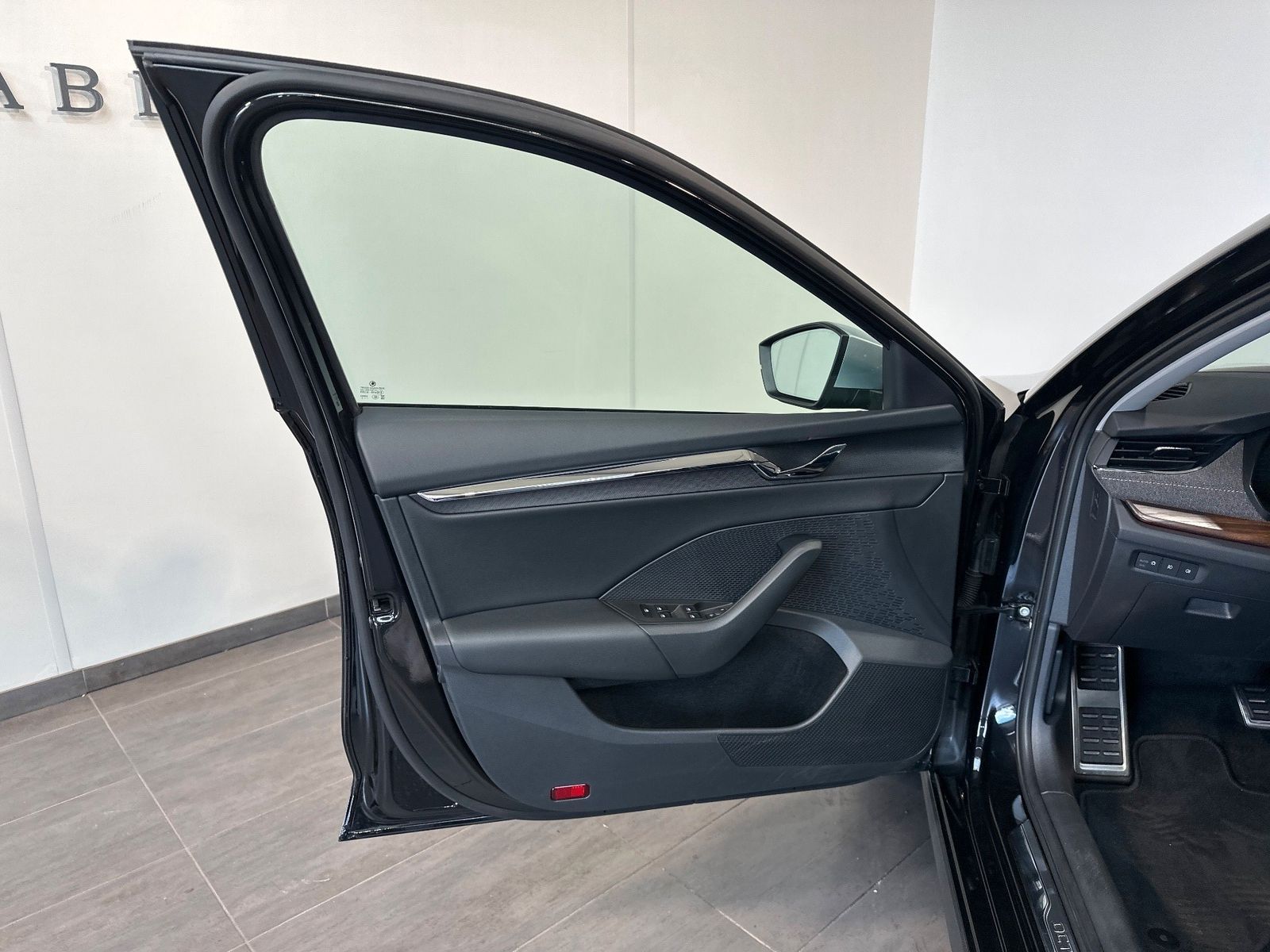 Fahrzeugabbildung SKODA Octavia Combi 2.0 TDI DSG 4x4 Scout NAV+LED+AHK