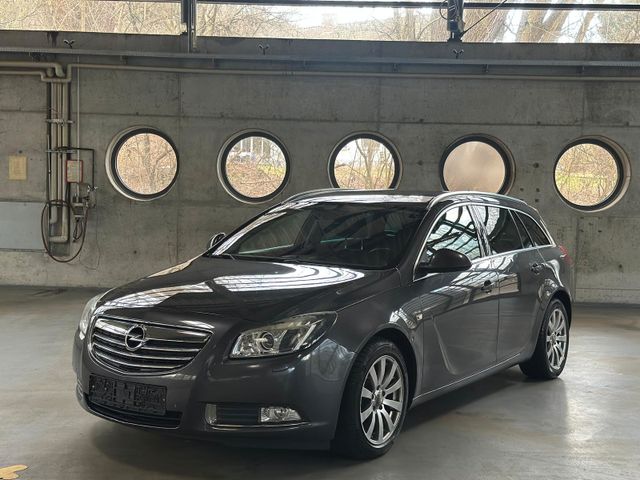 Opel Insignia A Sports Tourer Sport*BI-XENON*PDC*SHZ*