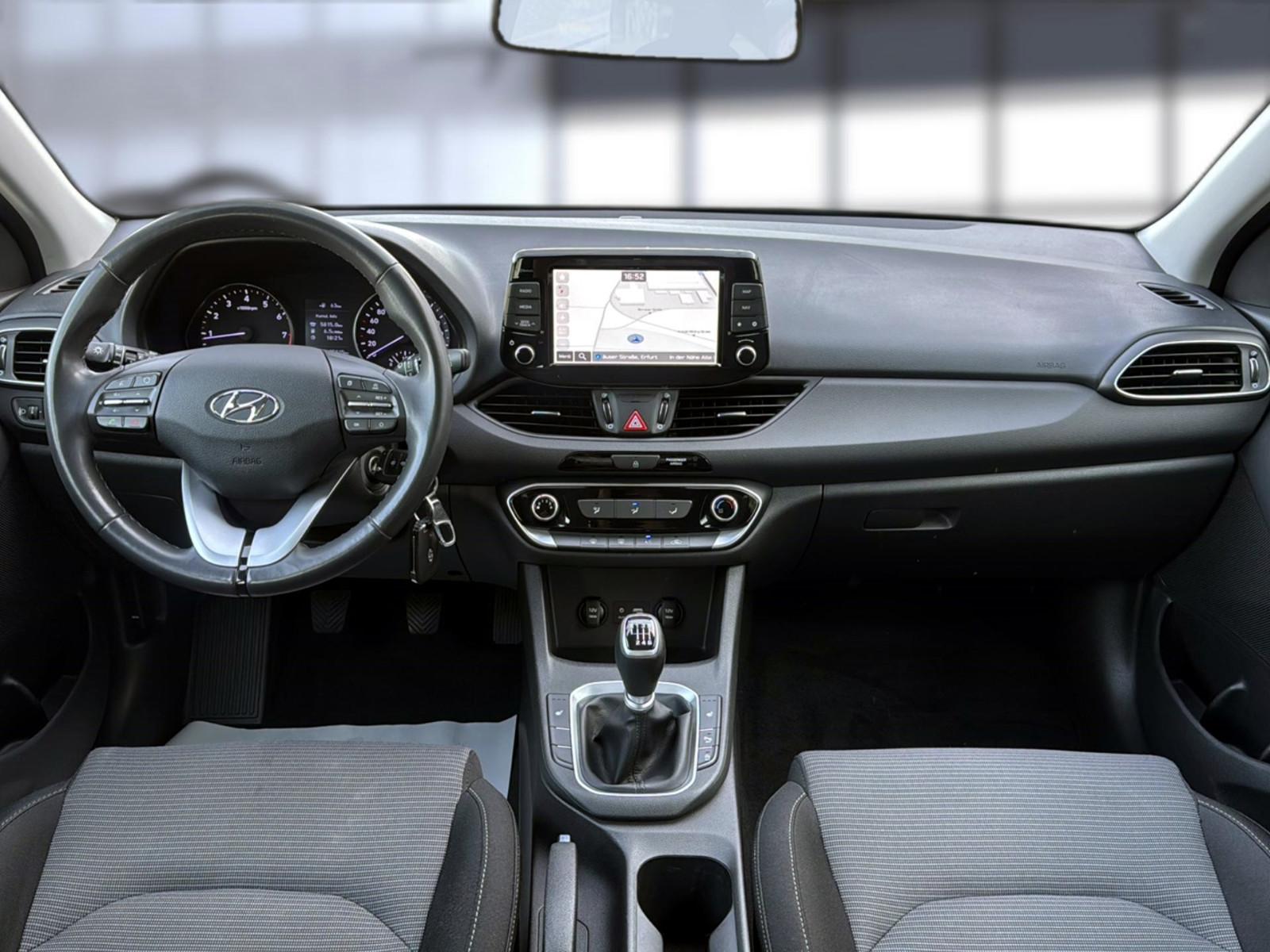 Hyundai i30 cw Trend+NAVI+KLIMA+PDC+KAMERA+AHK+ALU+75TKM