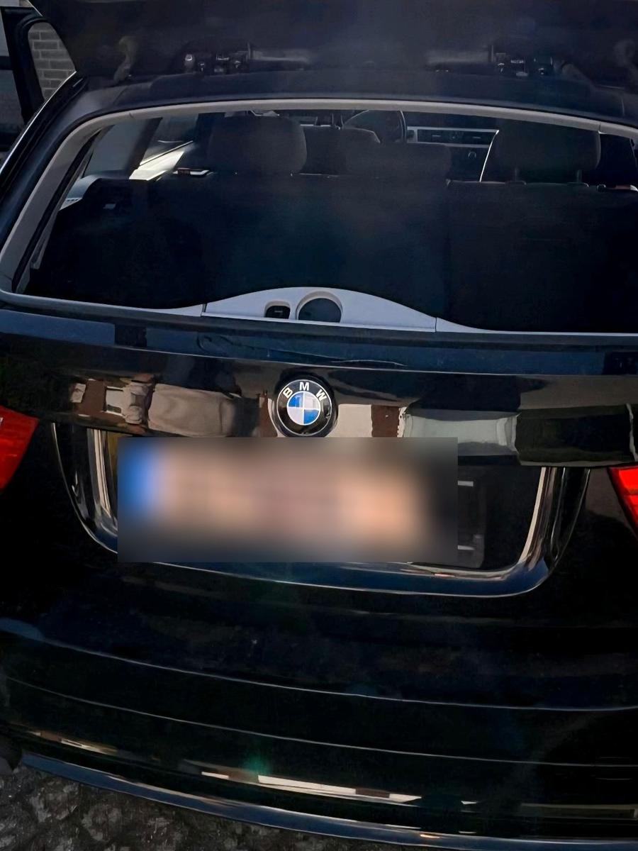 BMW 318 2011 — engine 143 HP (105kW)