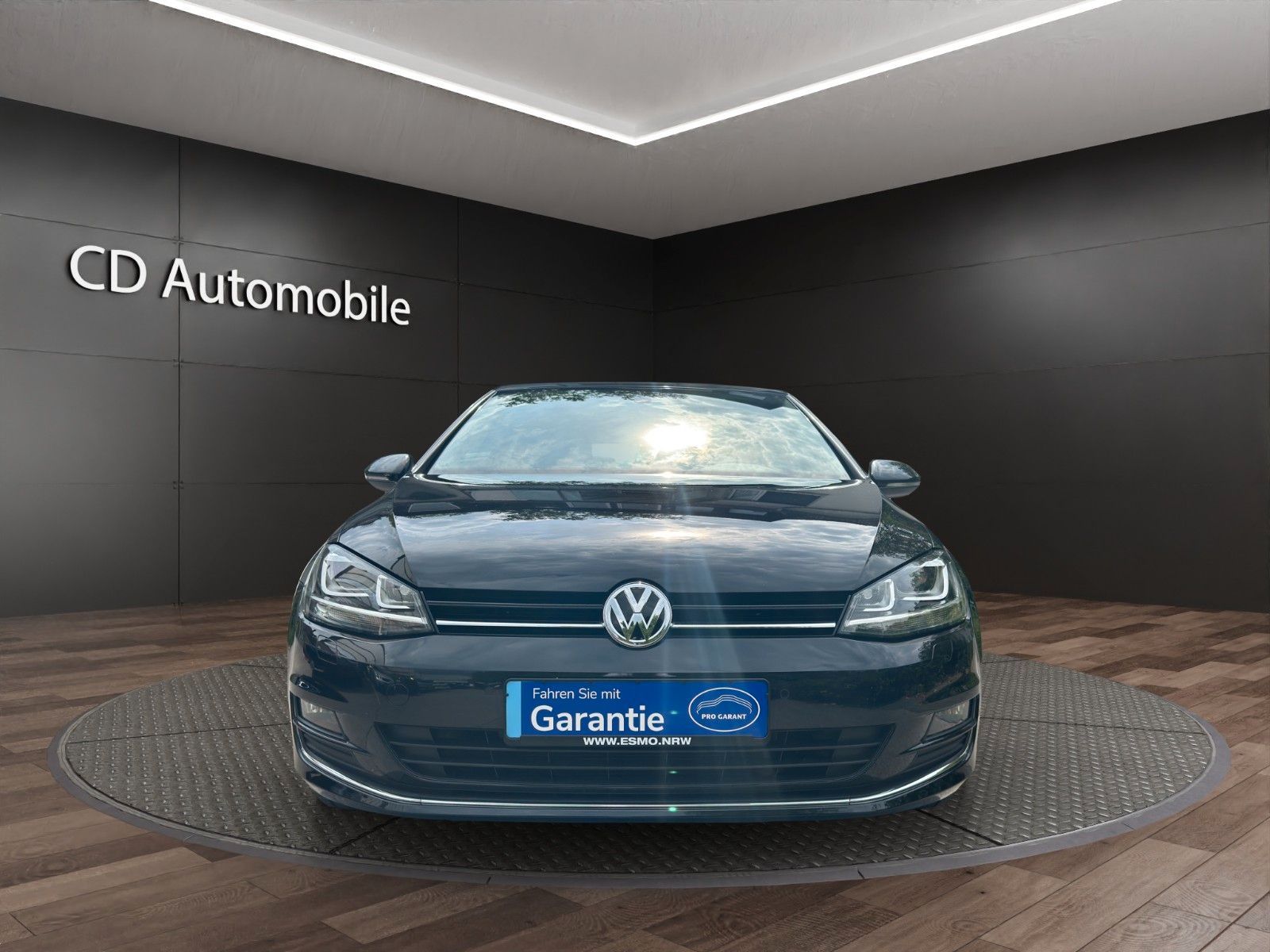 Fahrzeugabbildung Volkswagen Golf VII Lim. Highline BMT Automatik/Navi/Kamara