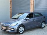 Hyundai i20 Pure/PDC/Klima/5T/ - Hyundai i20 Pure mit Benzin-Antrieb