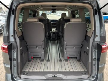 Volkswagen T7 Multivan - 12