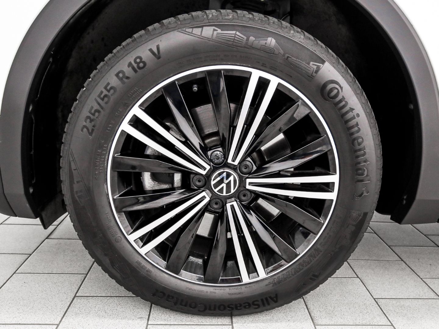 Volkswagen Tiguan 2.0 TSI DSG 4Motion Elegance AHK AreaVIew foto 3