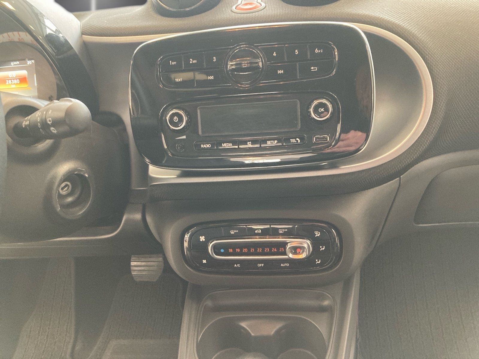 Fahrzeugabbildung Smart fortwo coupe*prime*Automat*Pano*SHZ*Cool&Audio*