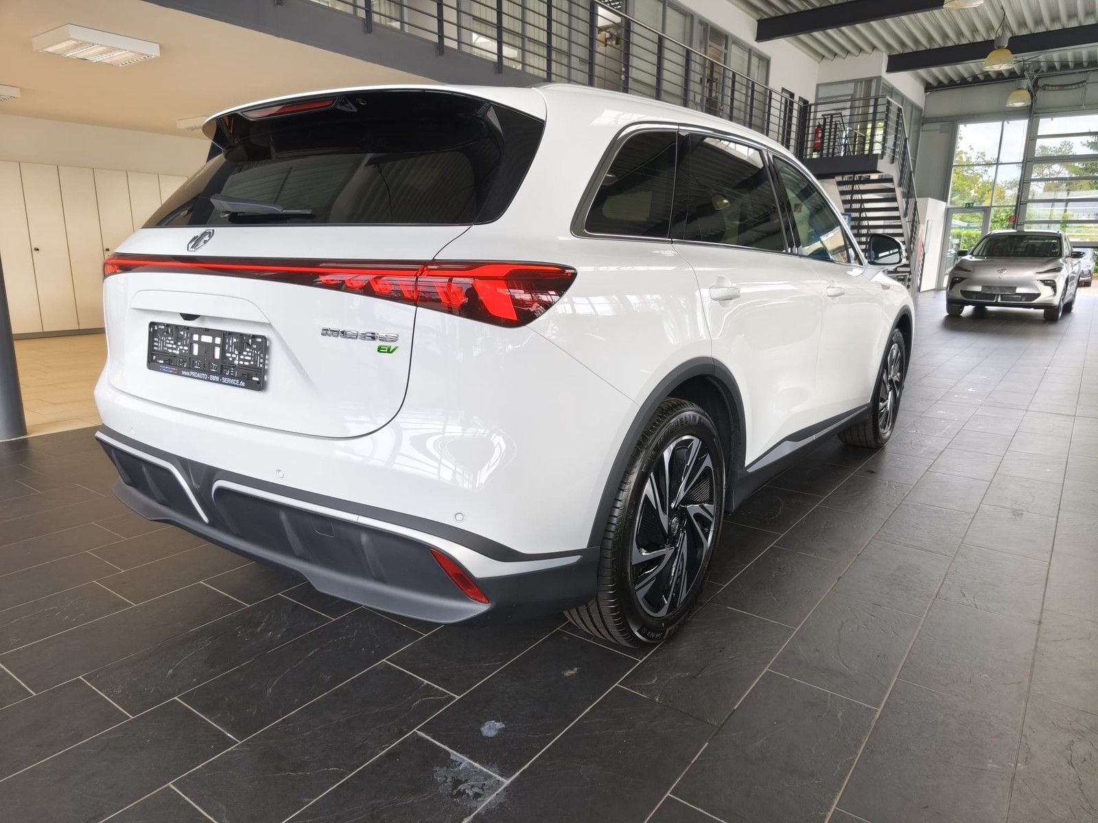 MG S6 EV