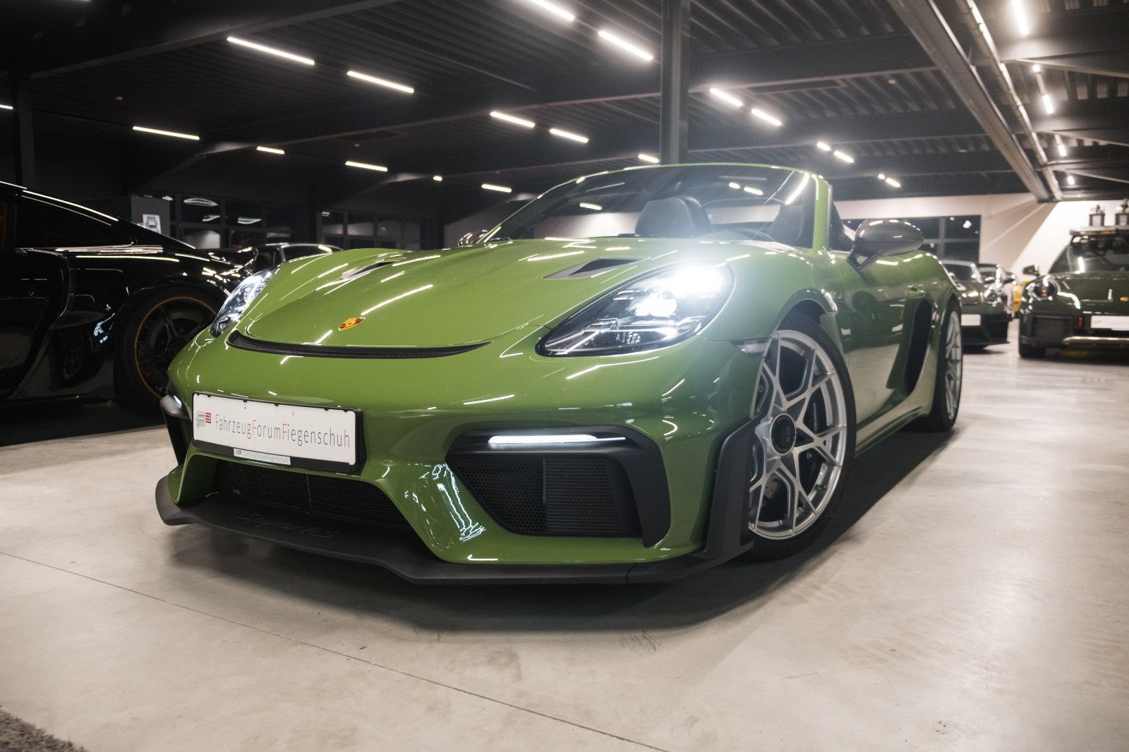 Fahrzeugabbildung Porsche 718 Spyder RS - PTS - Lift - LED - PCCB