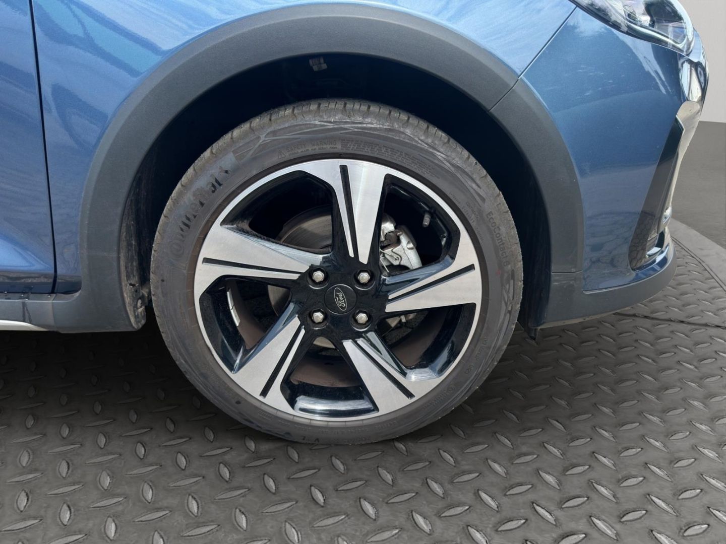 Fahrzeugabbildung Ford Fiesta Active X LED Blendfreies Fernl. Kurvenlic