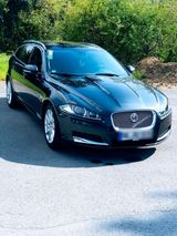 Jaguar XF Sportbracke 2.2 D Sportbrake NAV... - Jaguar XE aus 2015