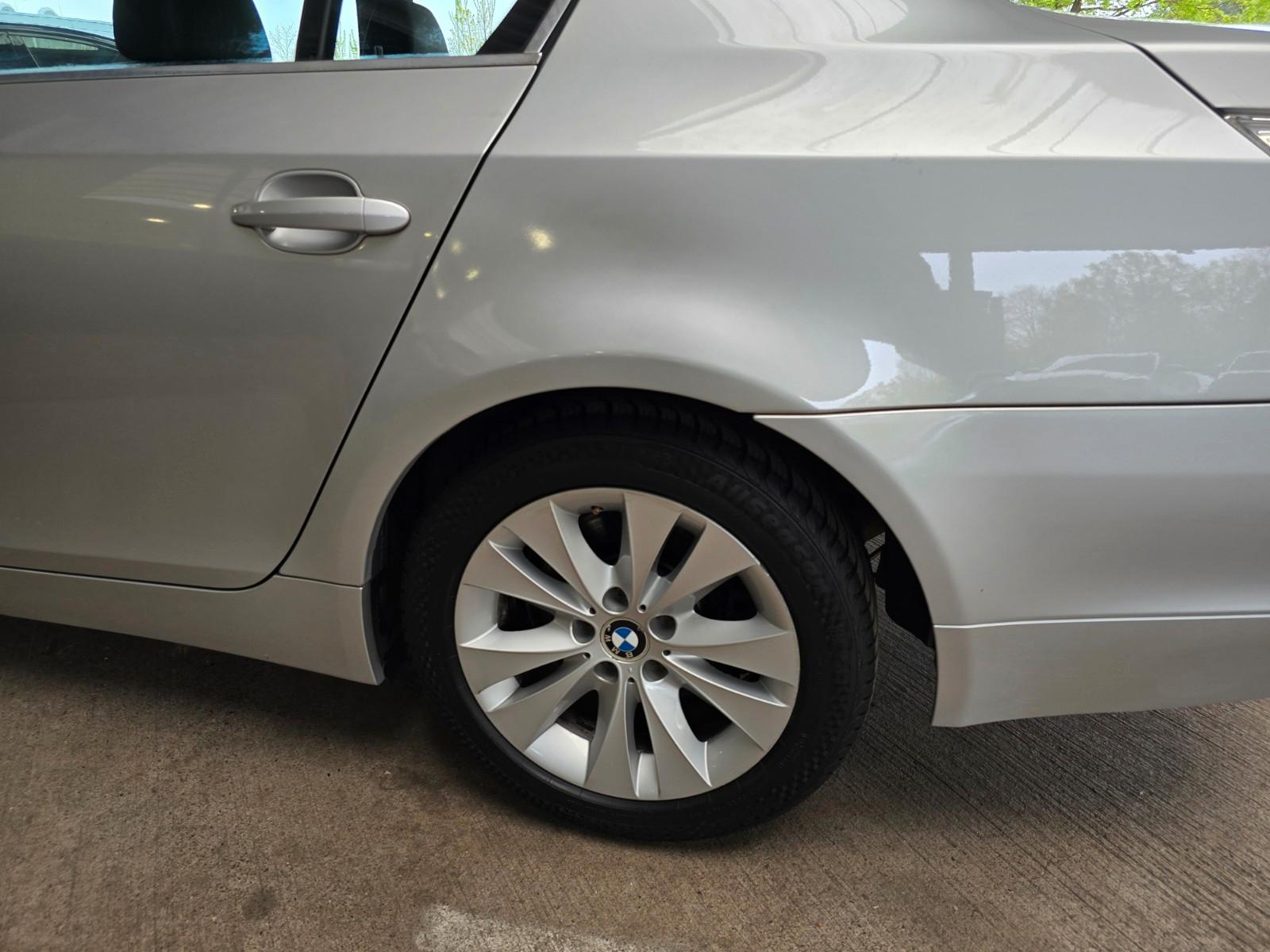 BMW 530i E60 Lim. Automatik LEDER/NAVI/PDC/NAVI/SZH