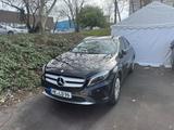 Mercedes-Benz GLA 220 d 4MATIC DCT - - Mercedes-Benz GLA 220 in Düsseldorf