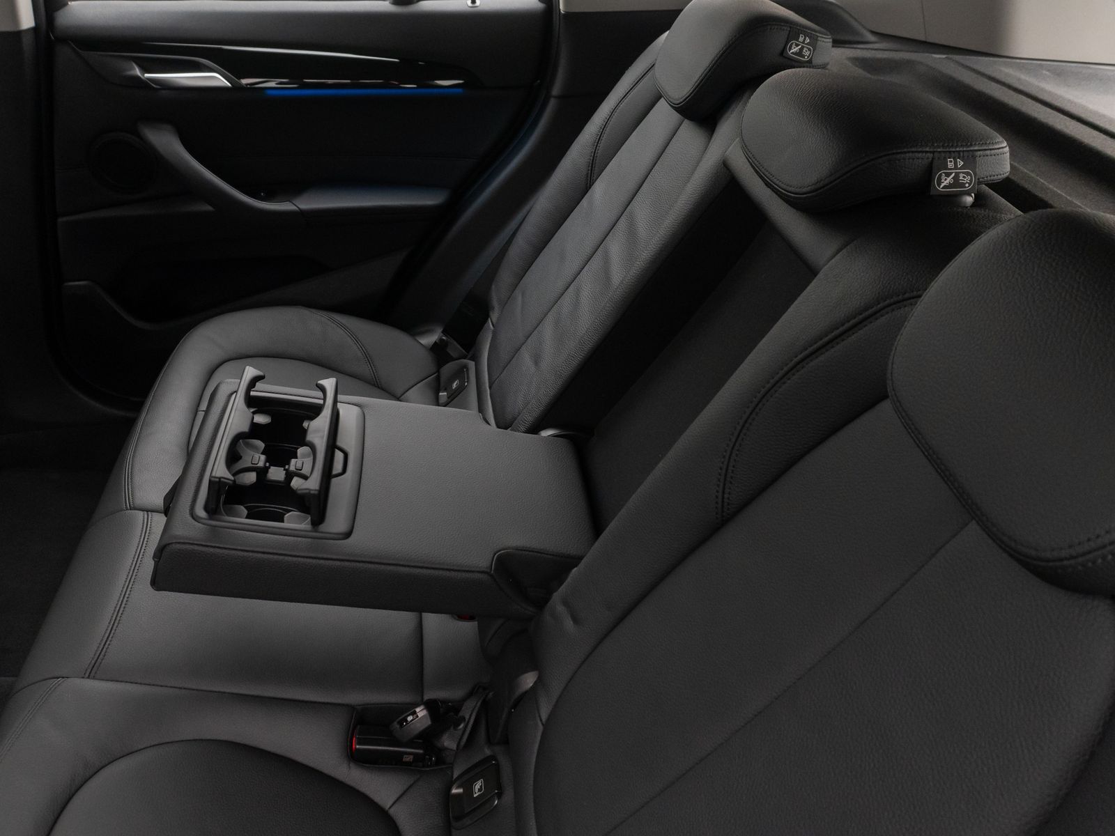 Fahrzeugabbildung BMW X1 xD25e PDC DAB Navi Lordos Geschwindigkeitsreg