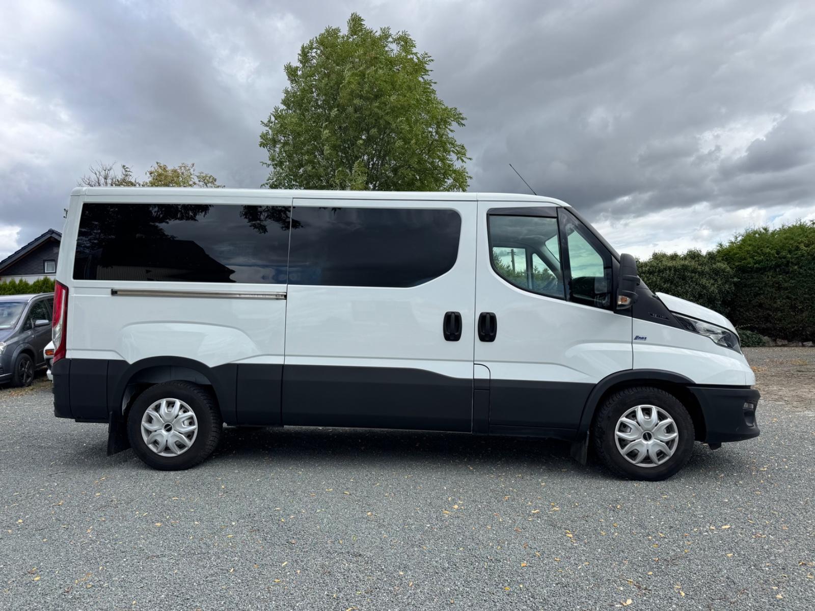 Iveco Daily 2.3 D 10 SITZ/KLIMA/STANDH/AHK/NUR 11.9 KM