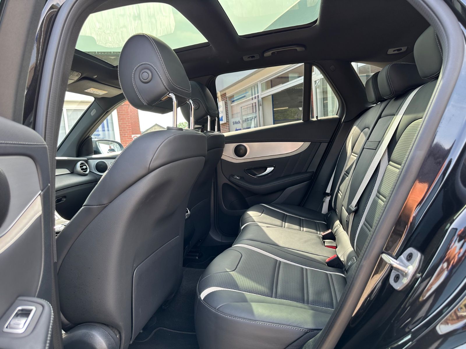Fahrzeugabbildung Mercedes-Benz GLC 63 S AMG 4M Night/AHK/Pano/LED/360°