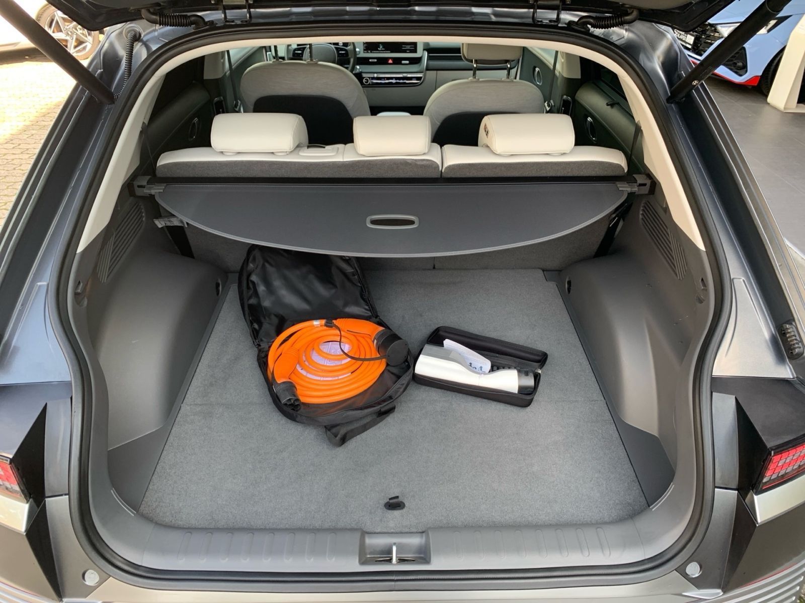 Fahrzeugabbildung Hyundai IONIQ 5 Uniq 72,6 kWh AHK Relax 20 Zoll