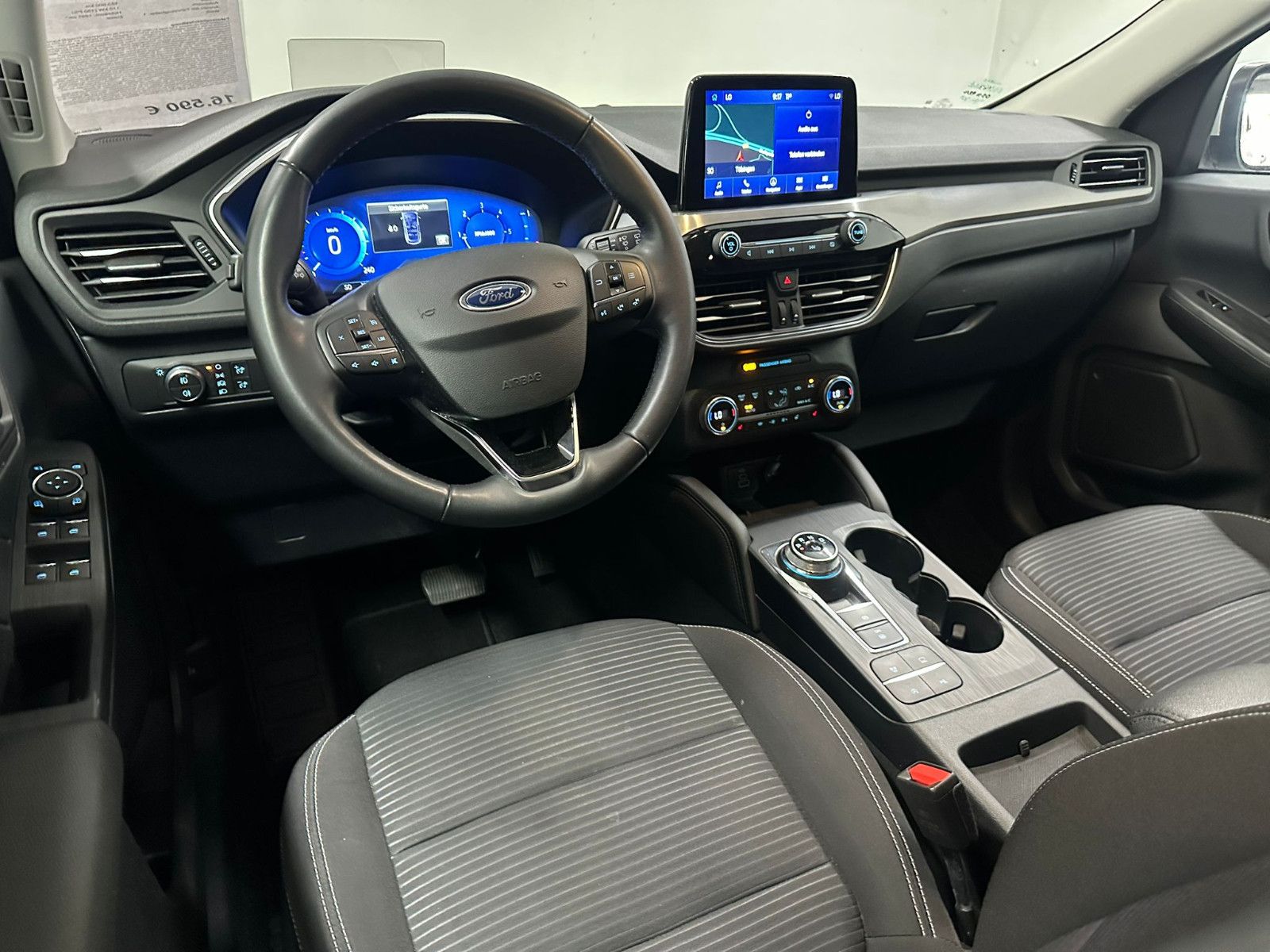 Fahrzeugabbildung Ford Kuga 2.0 4 x 4 EcoBlue Titanium AHK*WINTER-PA
